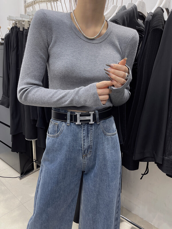 [HEPBURN Hepburn] round neck top Korean knitted sweater simple big name 8077