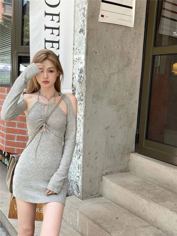 New in autumn!【MS STUDIO】Hot girl style hollow halterneck dress (with sleeves) 9421# PCZ