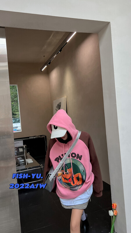 【 FISH YU 】Cartoon Pluto 3D digital direct injection printing contrast color stitching hood and sweater (thin velvet) 22662# CQW