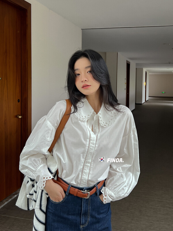 【FINOA】Korean temperament elegant hollow doll collar solid color loose shirt 10666