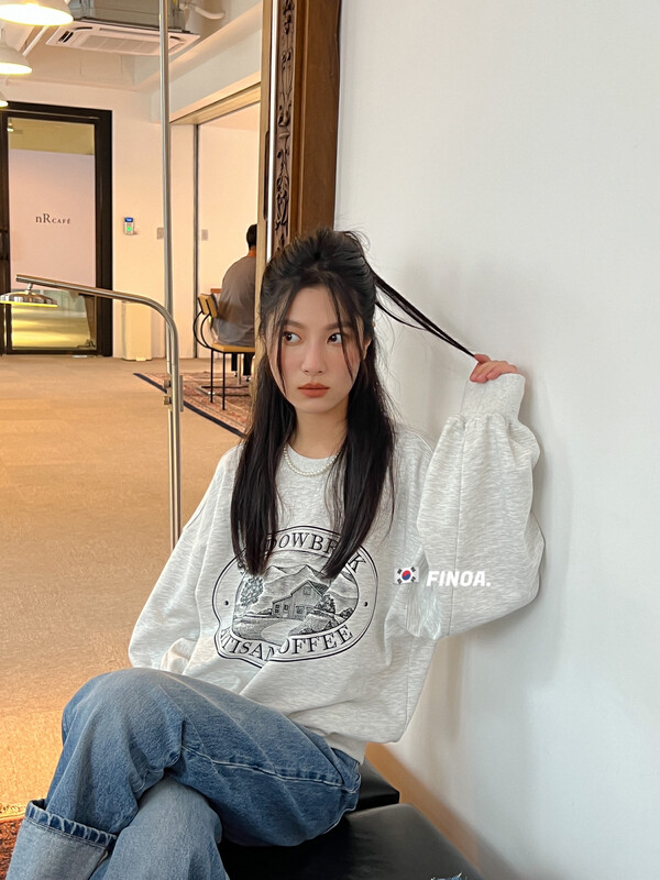 【FINOA】Korean version of casual letter pattern loose sports round neck sweater 1273