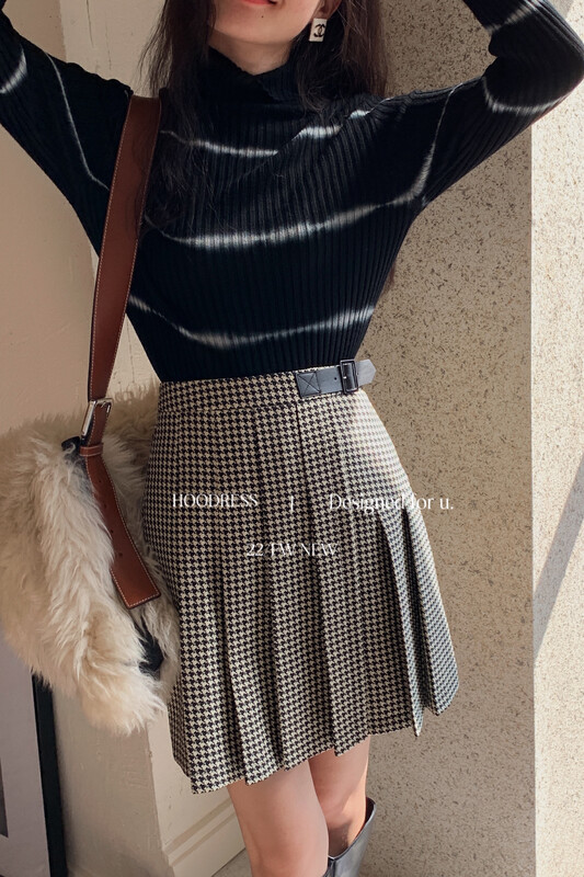 【Fire HOODRESS】 Korean leather buckle design high waist pleated skirt 22502# JHY