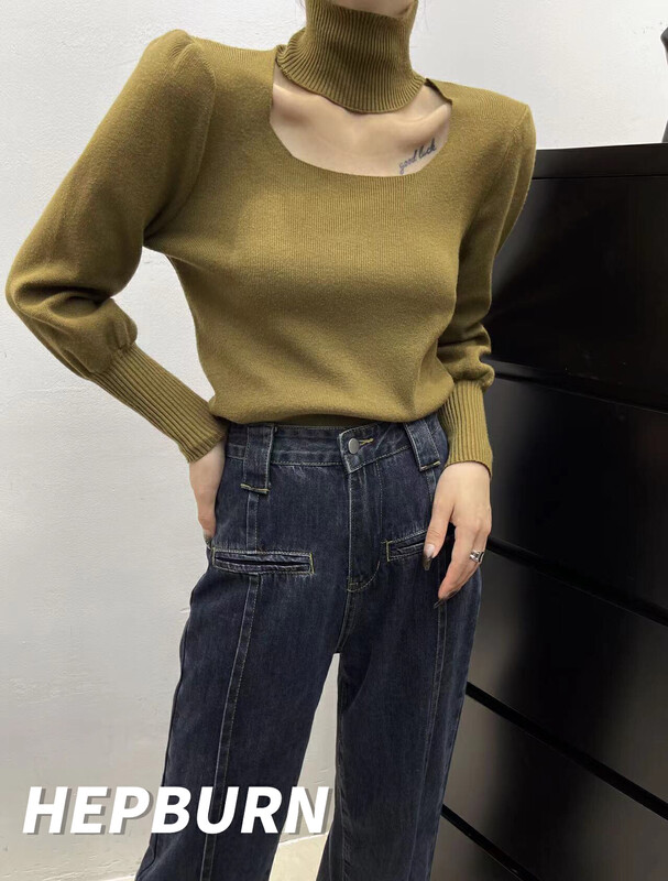 [HEPBURN Hepburn] Halter neck square neck sweater top 861