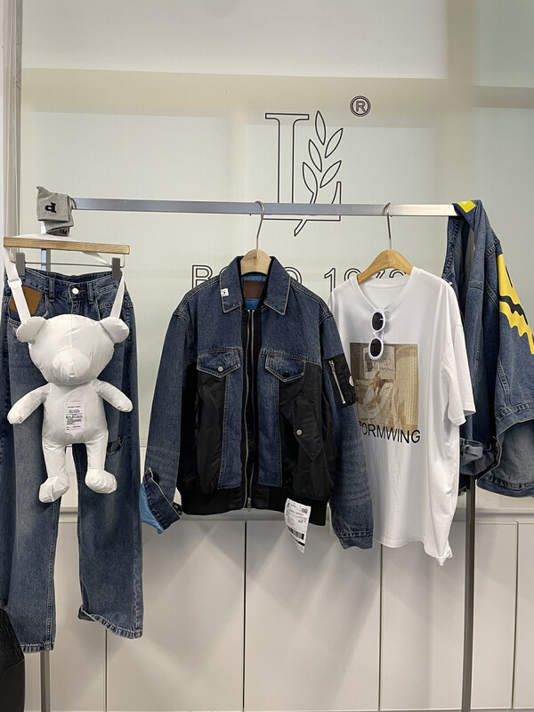 Original price 224.77! New in early spring! 【BOBO1972 】Korean version of all-match stitching denim jacket (only for jackets) DY217258# OZQ