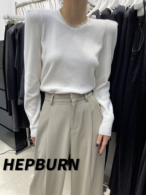 [HEPBURN Hepburn] Design wide-shoulder knitted sweater all-match 8065