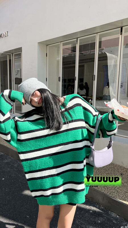 [ FISH YU ] Trendy color contrast striped jacquard round neck loose thick sweater 622683