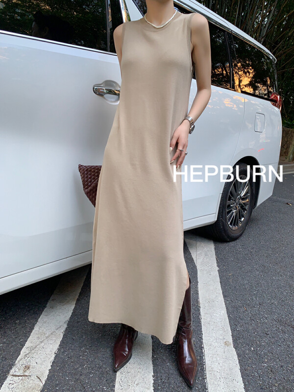 【HEPBURN Hepburn】Half turtleneck sleeveless knitted dress A07