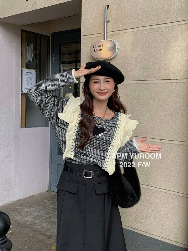 New in winter! [APM YUROOM] New Korean style lace sleeve love warm sweater 9183# LSL