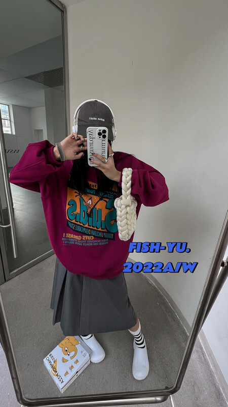 【FISH YU】Cartoon duck foaming color drawing composite milk silk loose sweater 22616