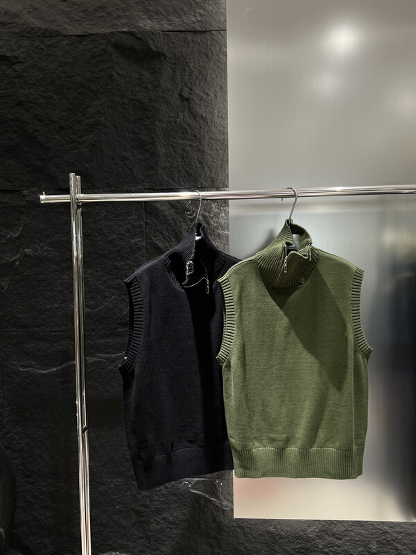 【BOBO1972 】Knitted pullover vest sweater only sells sweater 221665