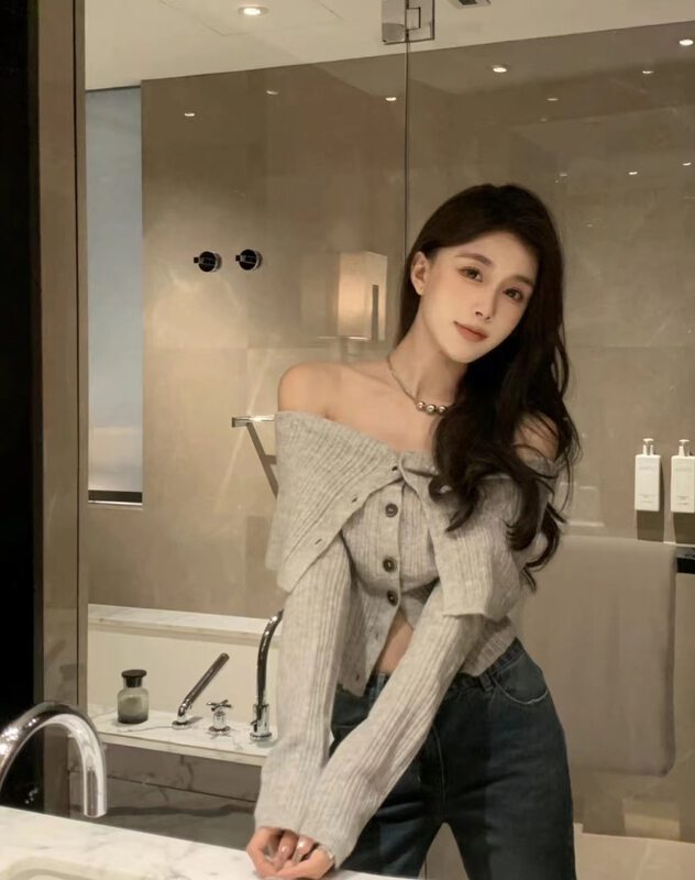 Autumn and winter new style!【MS STUDIO】Little woman one-shoulder single-breasted warm sweater 9424# PCZ