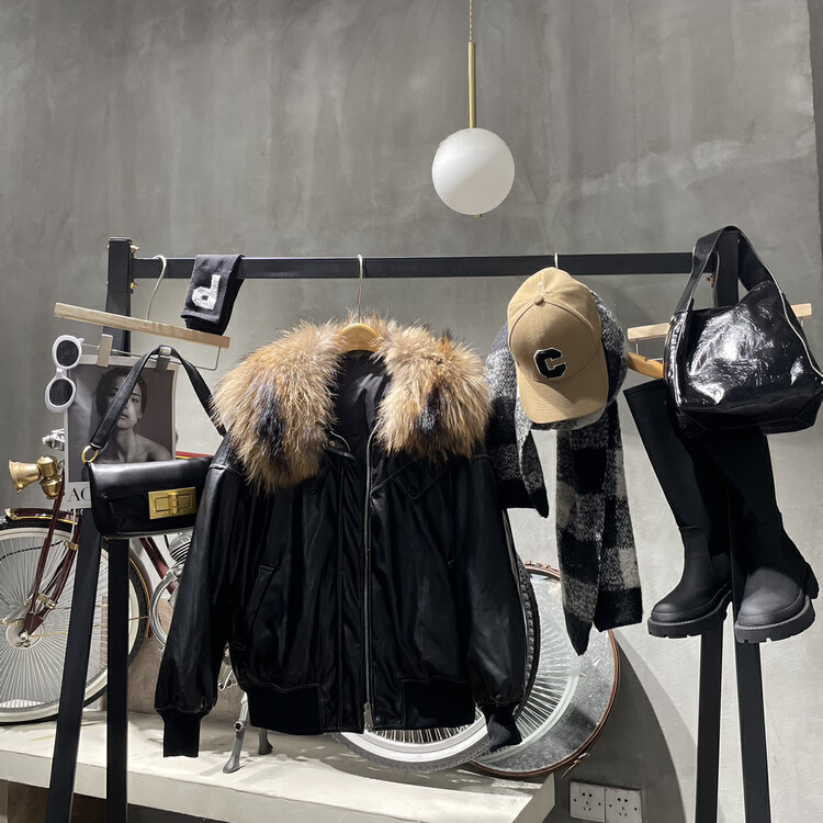 Original price 861.72! [BOBO1972] National standard 90 white duck down jacket fur collar real raccoon fur (hair not down jacket EY217137