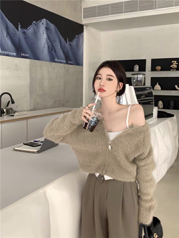 New in winter! [Blue Show] Imitation mink velvet all-match short knitted cardigan 7837# LSW