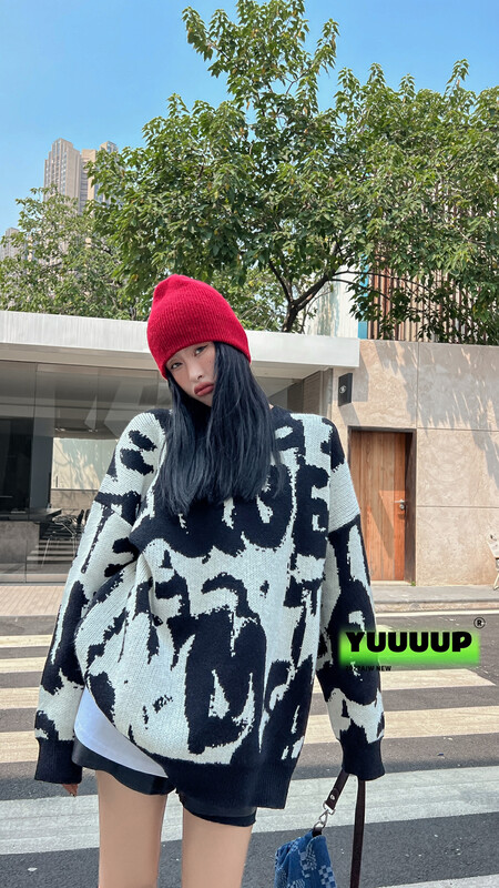 [FISH YU] English alphabet graffiti jacquard arctic velvet thick loose sweater 622650