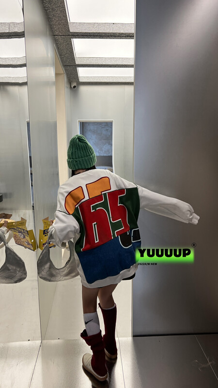 [FISH YU] American retro alphabet print back contrast color bud strip stitching denim sweater 622611