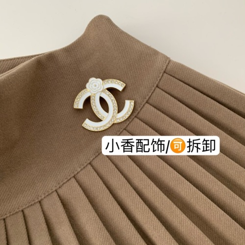 famous2022 autumn and winter small, high-waisted design, a-word waist, thin, small, pleated skirt women