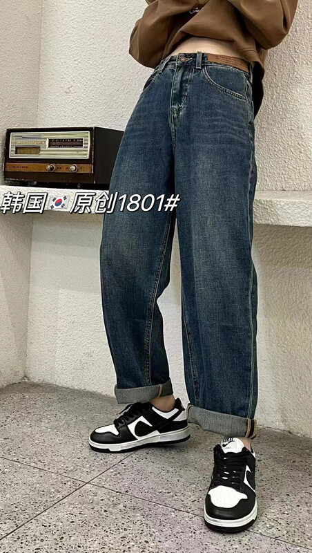 [Korean original] Winter style velvet pocket three-dimensional shadow boyfriend pants jeans 1801