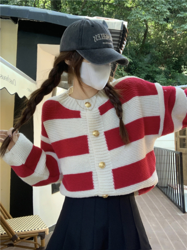 Real shooting real price New casual all-match big stripe design contrast color cardigan knitted top women