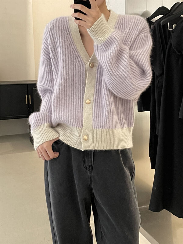 【CLEAN SPACE】Simple and versatile color-blocking simple knitted cardigan (33% raccoon hair) 33761# CQW