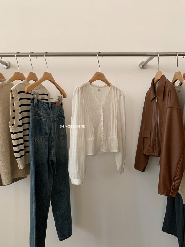 【IMISS】French gentle v-neck pleated shirt QK7111