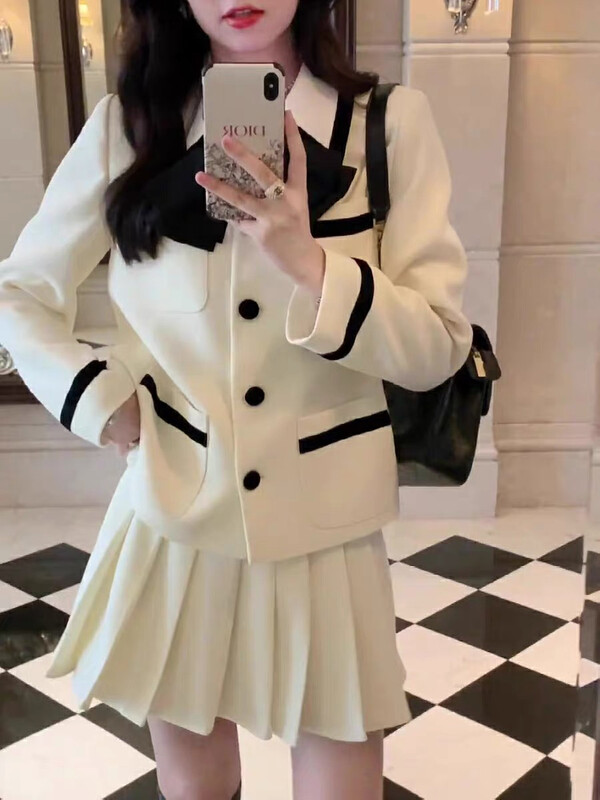 Autumn is new! [JUN.T] Xiaoxiangfeng contrast color side lapel short coat + high waist skirt two-piece suit (with bow) 6926# PCZ