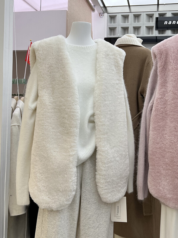 【RIN】Korean style casual fur vest loose and slim coat vest R21721