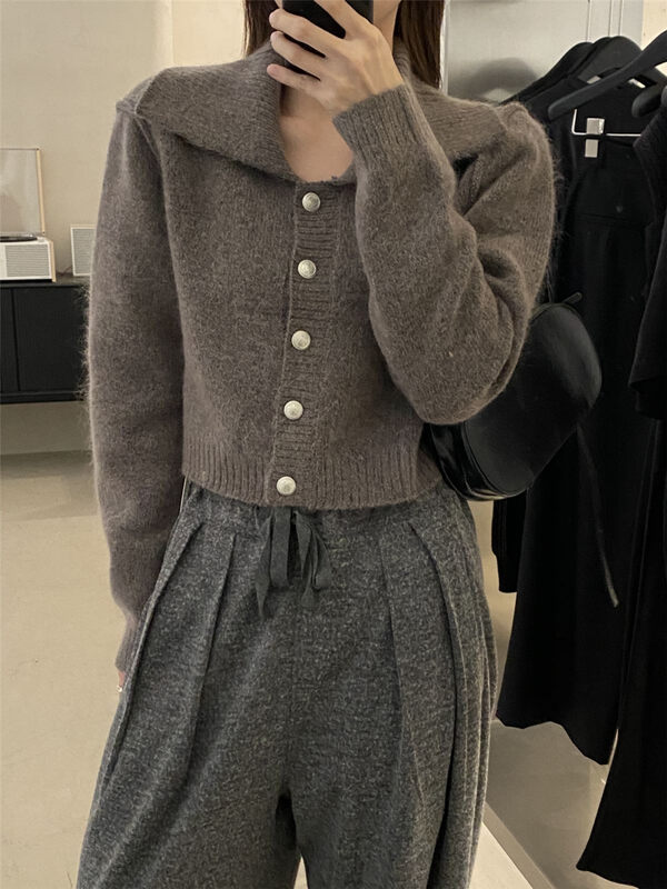 【CLEAN SPACE】Solid Color Texture Lapel Cropped Knit Cardigan 35307# CQW