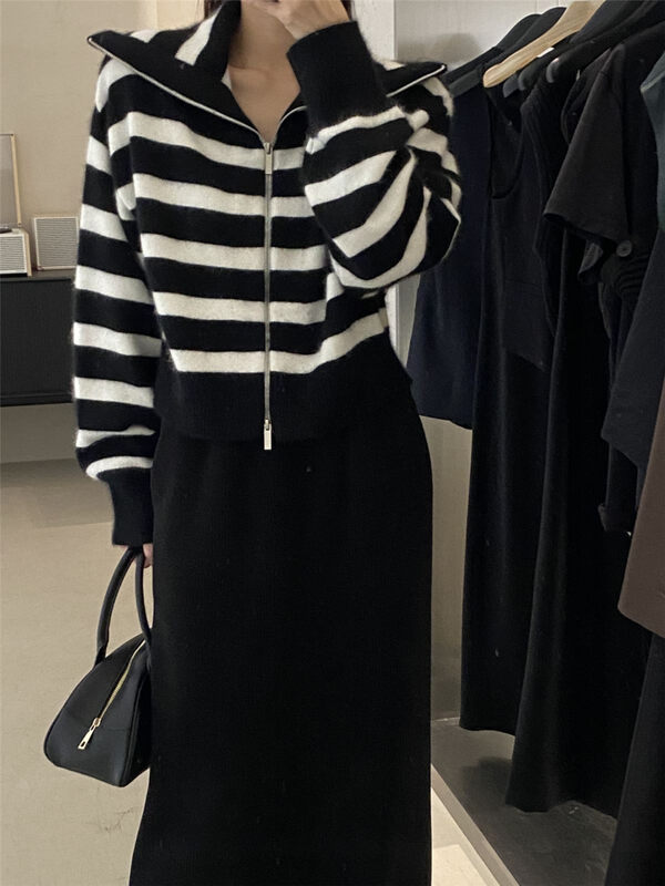【CLEAN SPACE】Korean style contrast color striped casual short knitted cardigan (33% raccoon hair) 33710# CQW