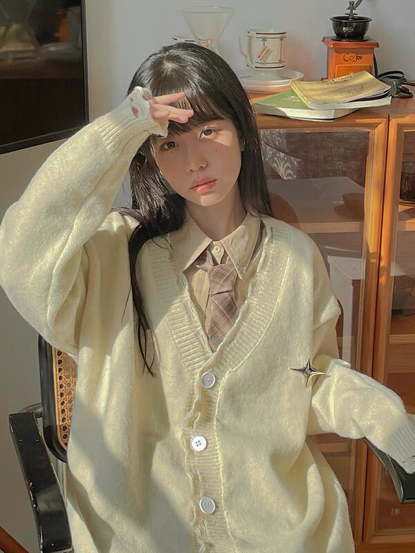 【LAB EEDA】Vintage college style lazy loose all-match badge decorated knitted cardigan M333# OZQ