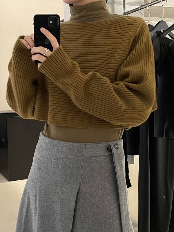[CLEAN SPACE] Korean version of simple and versatile casual short blouse knitted sweater 100 wool 35102