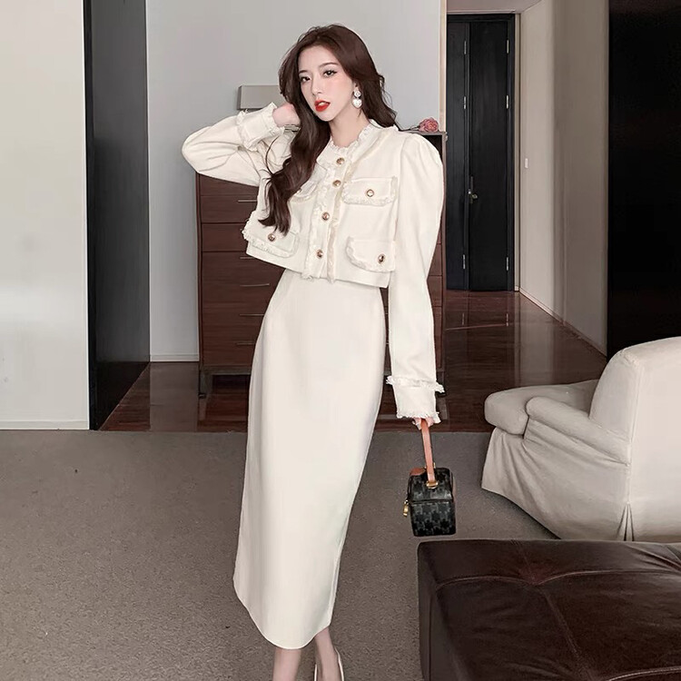 Autumn is new! [JUN.T] Xiaoxiang style heavy industry short coat + slim high waist skirt two-piece suit 6795# PCZ