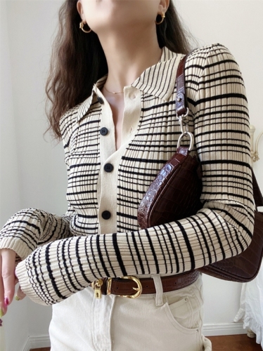 French retro knitted cardigan women's spring 2022 new striped single-breasted slim short wool knitted long-sleeved top