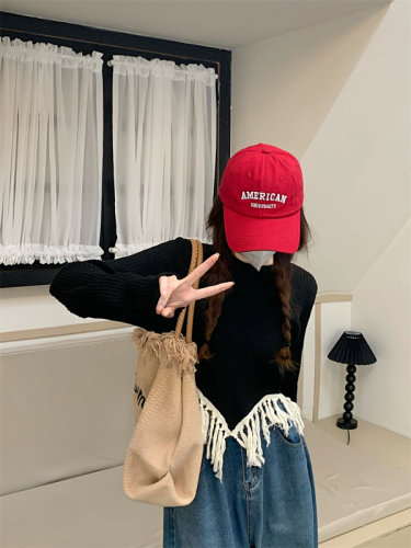 Real shooting real price New Korean version autumn and winter gentle and loose tassel design niche short top knitted sweater women