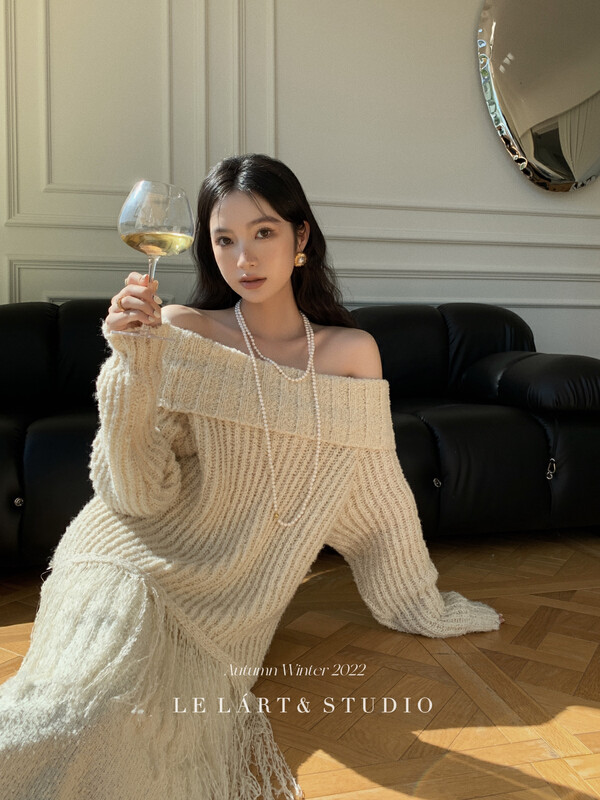 【LE LART】French one-neck bright silk off-the-shoulder loose tassel pullover sweater XL277