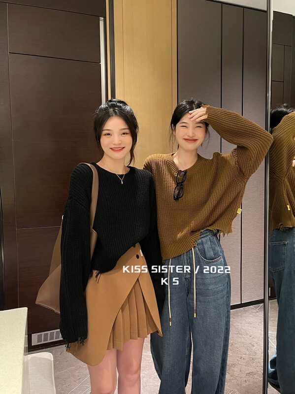 【KISS SISTER】Solid color ripped knitted sweater 22M8299