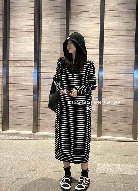 【KISS SISTER】Korean casual slimming hooded dress 22M8399