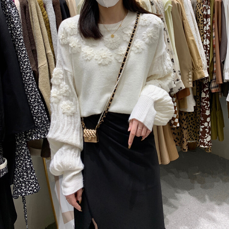 Original price 107.16! New in early winter! [UONE] Gentle three-dimensional hand-crocheted knitted sweater 17095# LSL