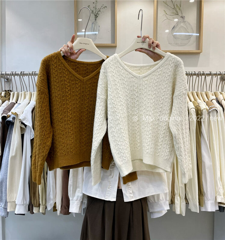 New in winter!【MAX ORIGINAL】V-neck loose pullover warm sweater 98999# HBX