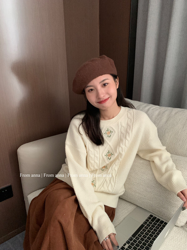 New in autumn! [FROM ANNA] Korean version of fresh embroidered pullover warm sweater T3080# LSW
