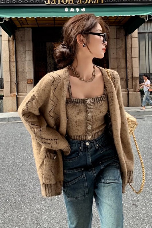 [Yi Kaoru] Twist loose knitted cardigan + simple camisole suit 0489# HYY