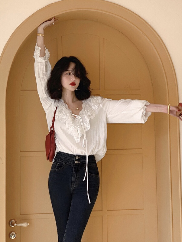 【SAVAGE】Winter new French retro V-neck stitching lace lace tie bow flared sleeve design loose shirt S1391# WPL