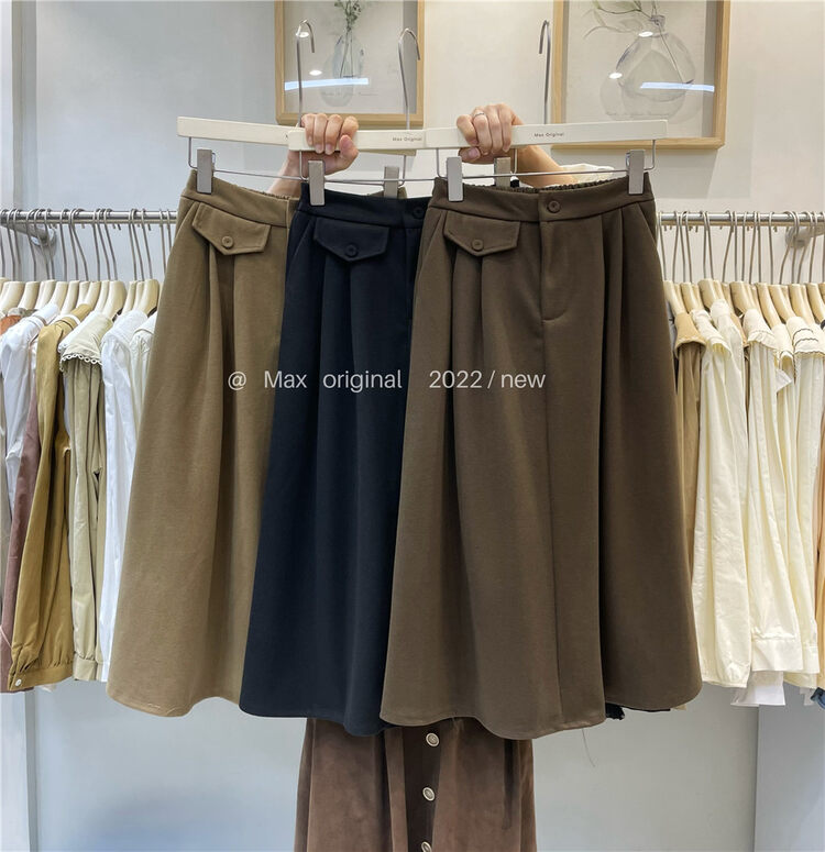 New in autumn! [MAX ORIGINAL] Retro temperament high-waisted large-swing brushed skirt 98867# HBX