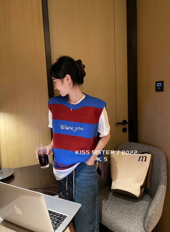 【KISS SISTER】Korean Striped Versatile Letter Embroidered Vest 22M8293