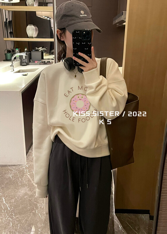 【KISS SISTER】Korean style beaded doughnut fun loose sweater 22A9885