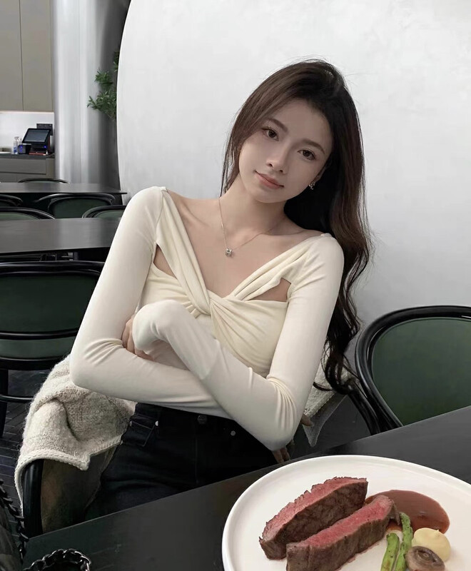 【SAVAGE】Winter new French hot girl style all-match solid color knot design slim fit, soft, waxy and comfortable long-sleeved T-shirt S1362# WPL