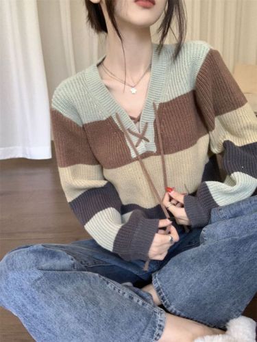  autumn and winter new style lazy style striped contrasting color V-neck sweater women's top loose and slimming all-match sweater