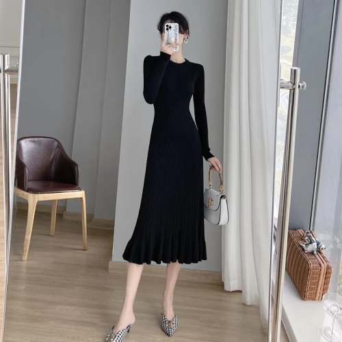 Early autumn fishtail knitted dress women's over-the-knee mid-length bottoming with a slim fit winter sweater dress with a coat