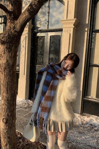 Real shot and real price Korean retro student's scarf thickened, warm and cold proof, high-grade western-style checked scarf, imitation cashmere