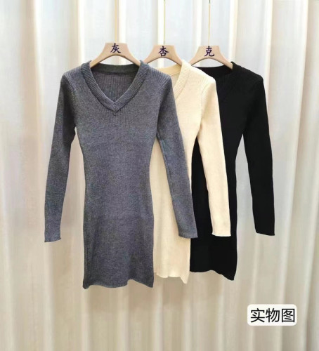 Korean chic autumn and winter retro small V-neck slim bottoming knitted dress women's inner sweater package hip skirt