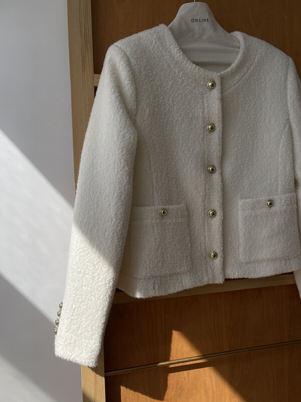 [ON LINE] Korean standard temperament French style small fragrance plus thin velvet round neck gold buckle wool coat containing 82 wool 7266